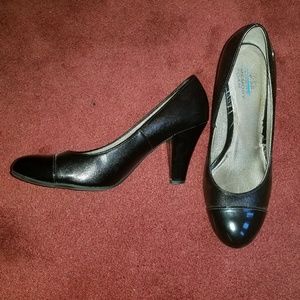 Life Stride Shoes - Black business pumps, memory foam Life Stride Shoes - Black business pumps, memory foam